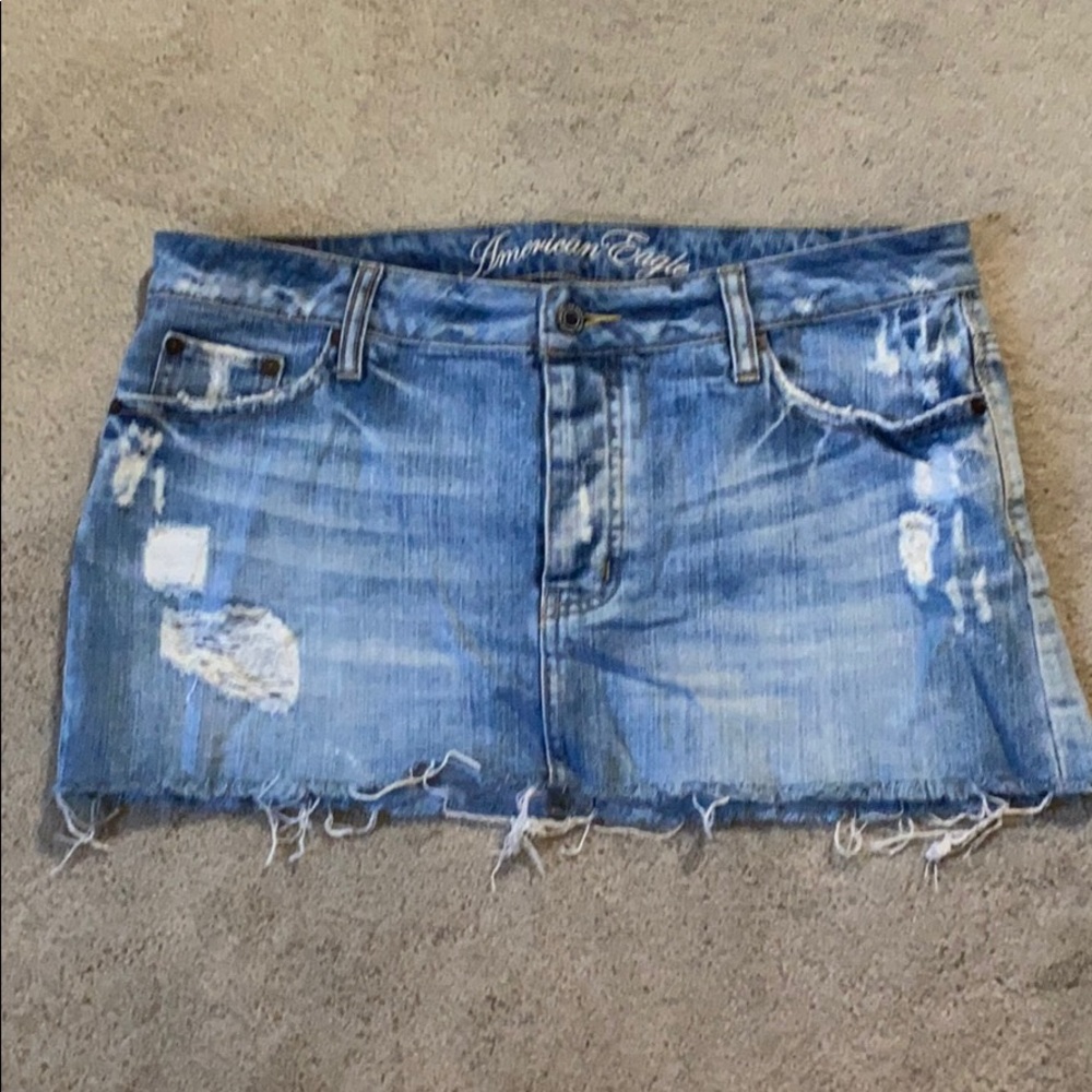 American eagle destroyed denim skirt